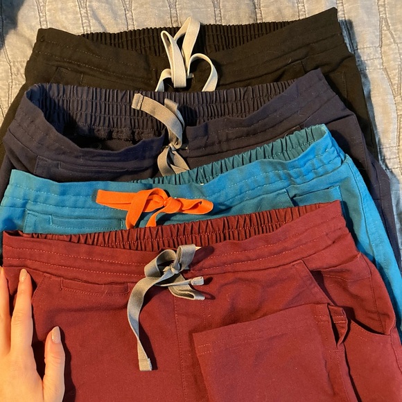 4 pair bundle Figs Yola Scrub XXS - Picture 3 of 4